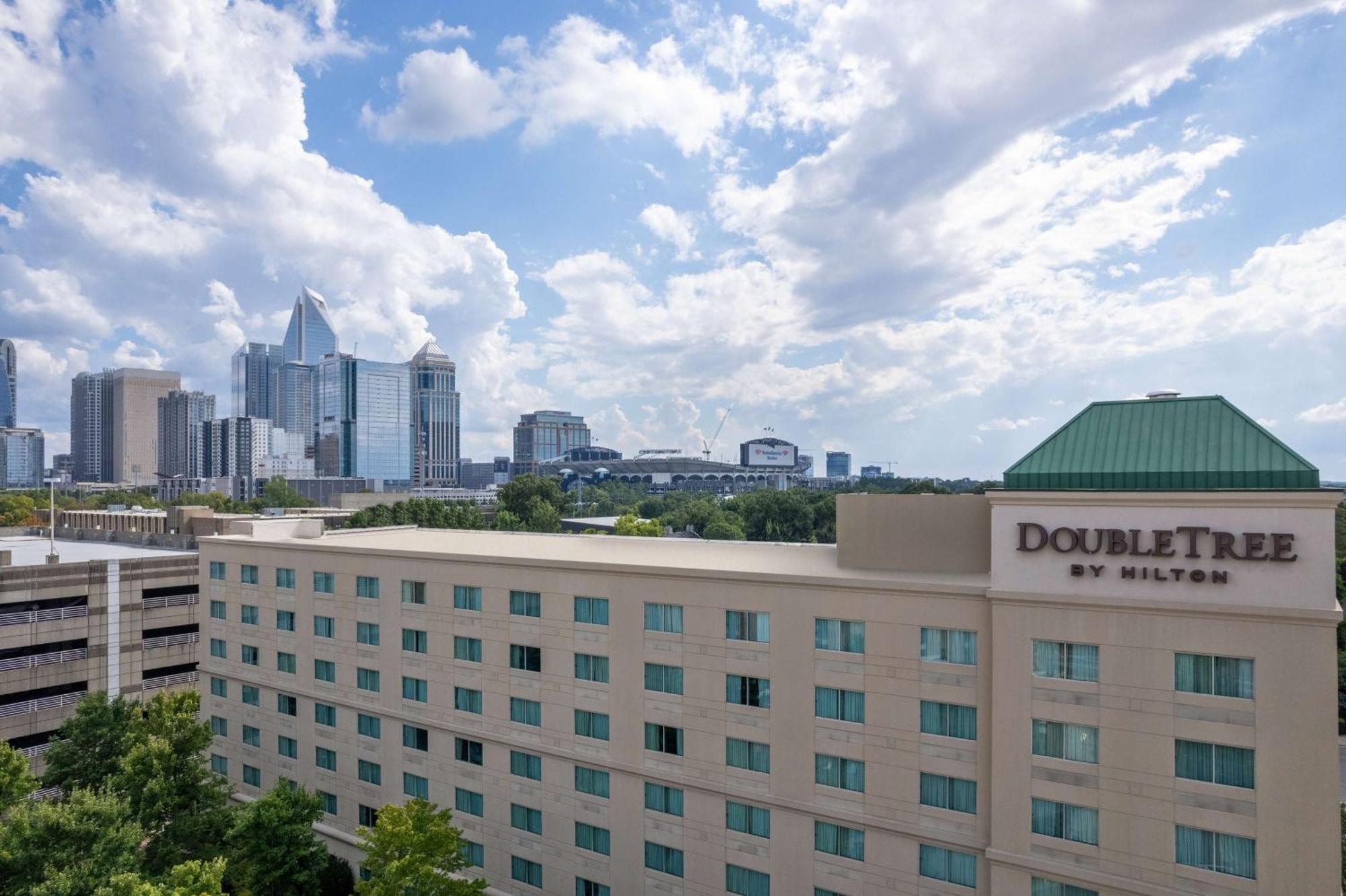 Doubletree By Hilton Charlotte Uptown Hotel Exterior photo
